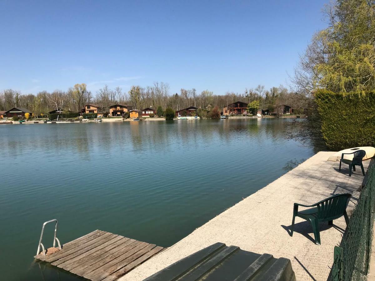 Le Chalet Du Lac - Domaine De La Goujonne Saint-Sauveur-les-Bray Экстерьер фото