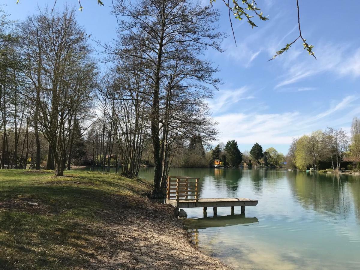Le Chalet Du Lac - Domaine De La Goujonne Saint-Sauveur-les-Bray Экстерьер фото