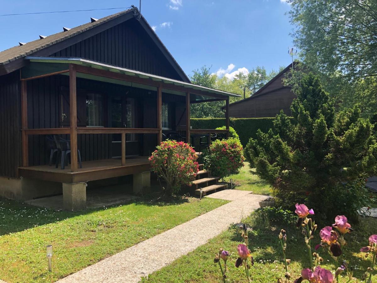 Le Chalet Du Lac - Domaine De La Goujonne Saint-Sauveur-les-Bray Экстерьер фото